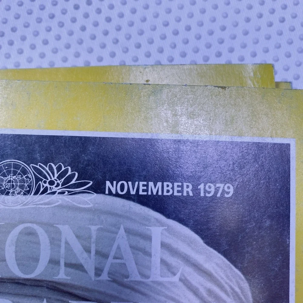 A Lot of 5 Vintage National Geographic Magazines 1979 2016 2017 2019 2006
